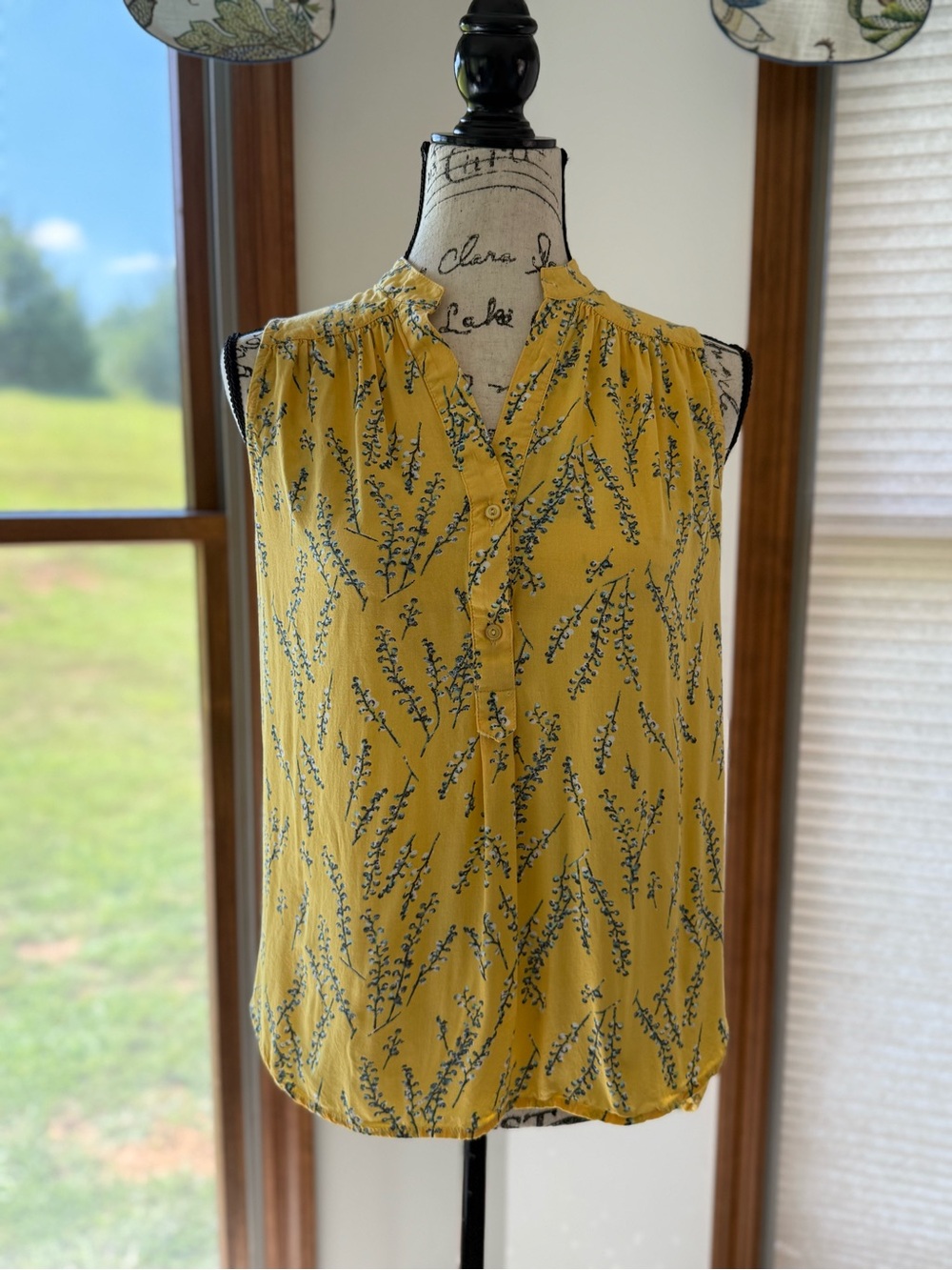 fun 2 fun Yellow Floral Button-Front Sleeveless Camisole